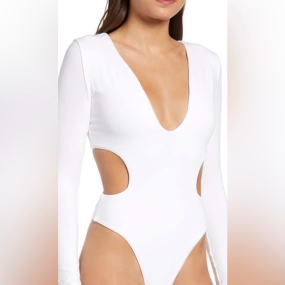 Tiger mist White Long Sleeve Cutout Bodysuit